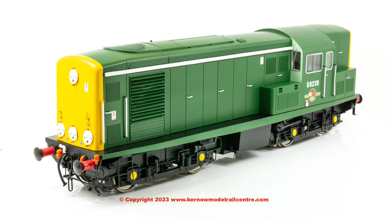 E84708 EFE Rail Class 15 D8239 BR Green (Full Yellow Ends)